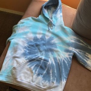 Blue tye-dye hoodie / large